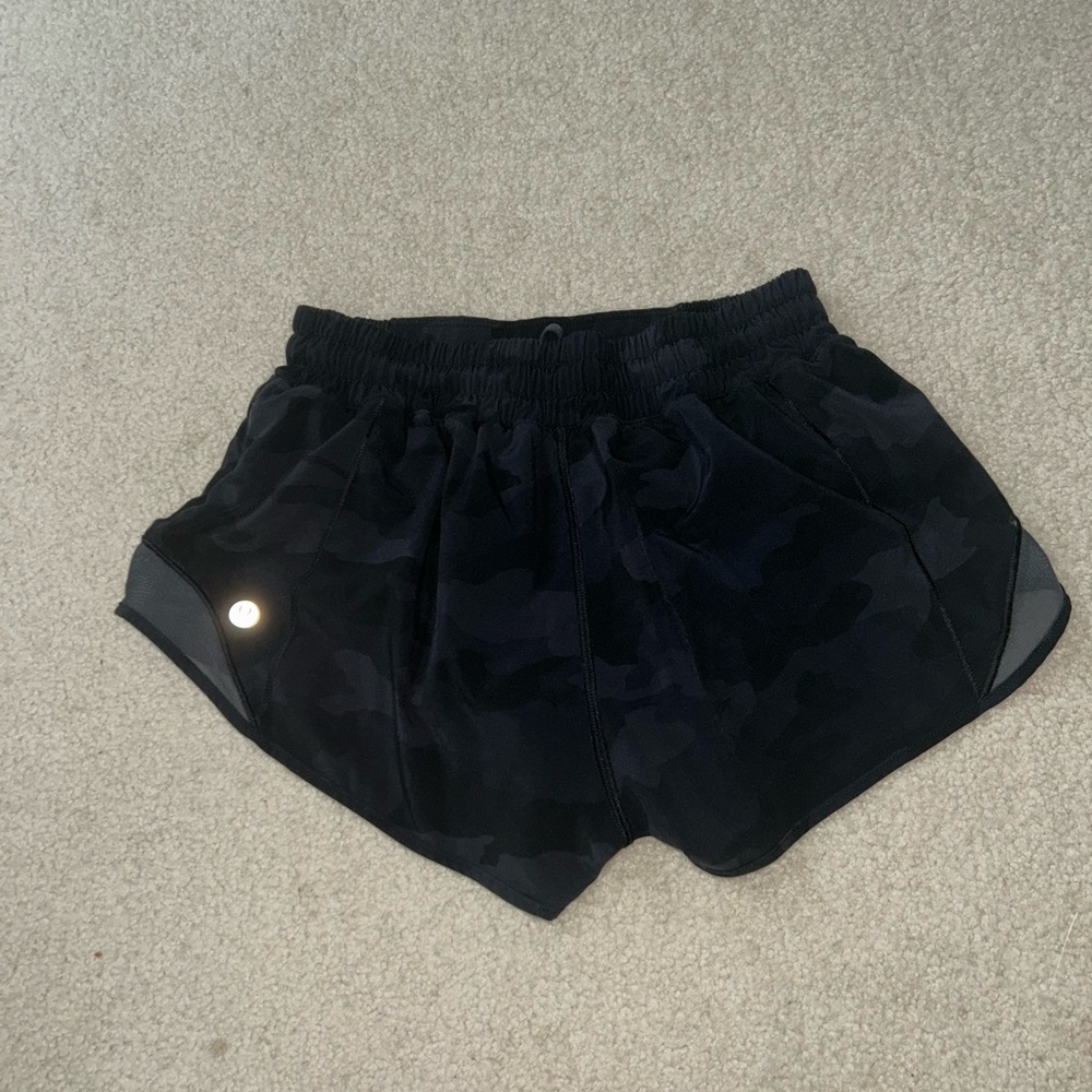 LULULEMON LOW RISE HOTTIE HOTS CAMO!!
